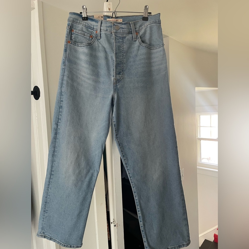Levi’s Ribcage Straight Ankle Jeans